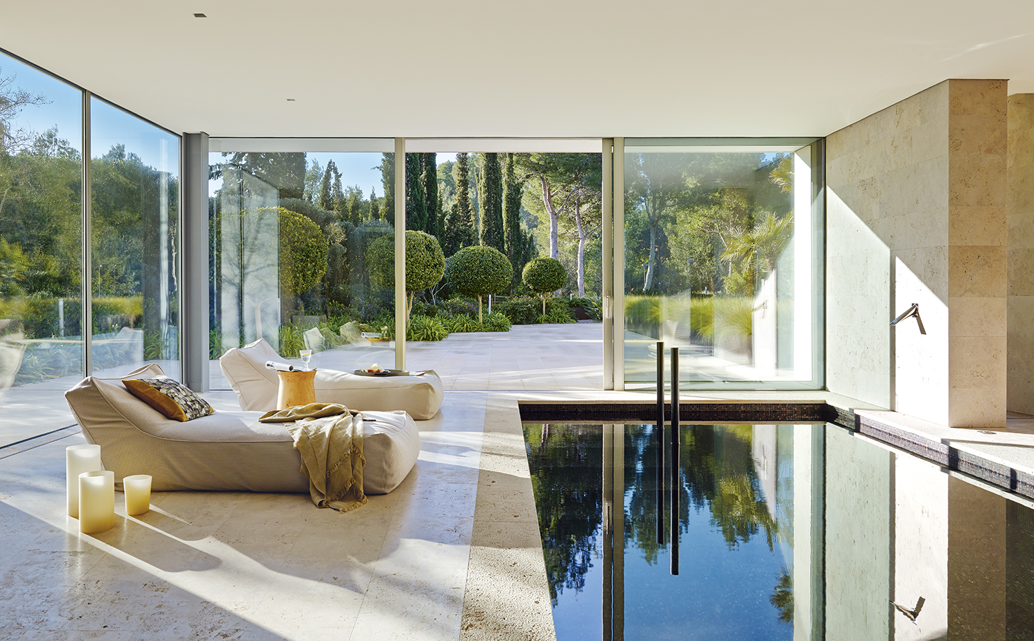 Piscina casa, proyectada por Jorge Bibiloni Studio y Rambla 9 Arquitectura en Mallorca